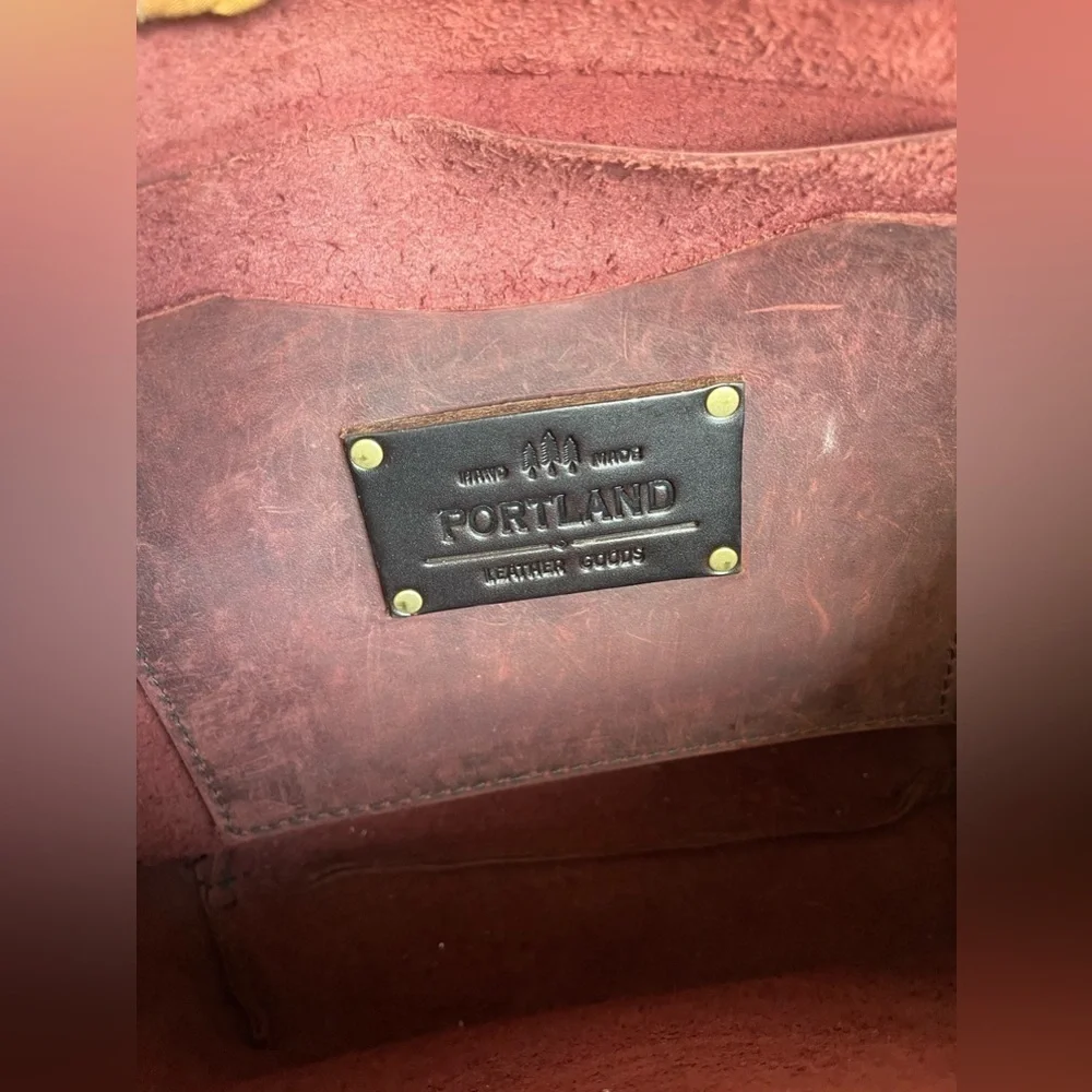 Portland  hand made Leather Medium Classic Tote in Cognac - Picture 8 of 13